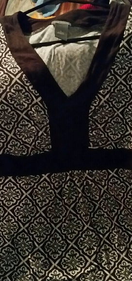 Brown, white and light blue tshirt - Picture 1 of 4